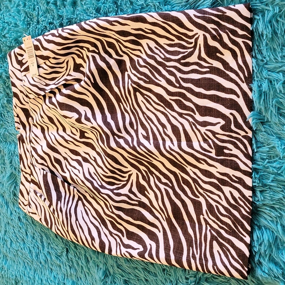 NEW Attention Zebra Pencil Skirt Size 4